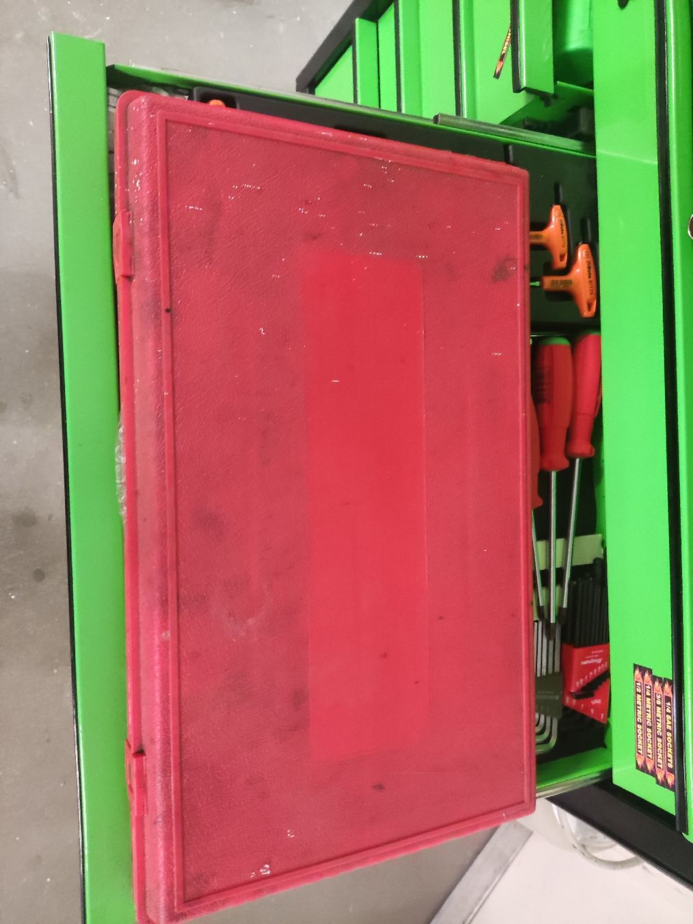 Snap-on Tutti gli attrezzi: Snap On Gewindeschneider Set Metrisch & Zoll – Usato da Berikon venduto da  4