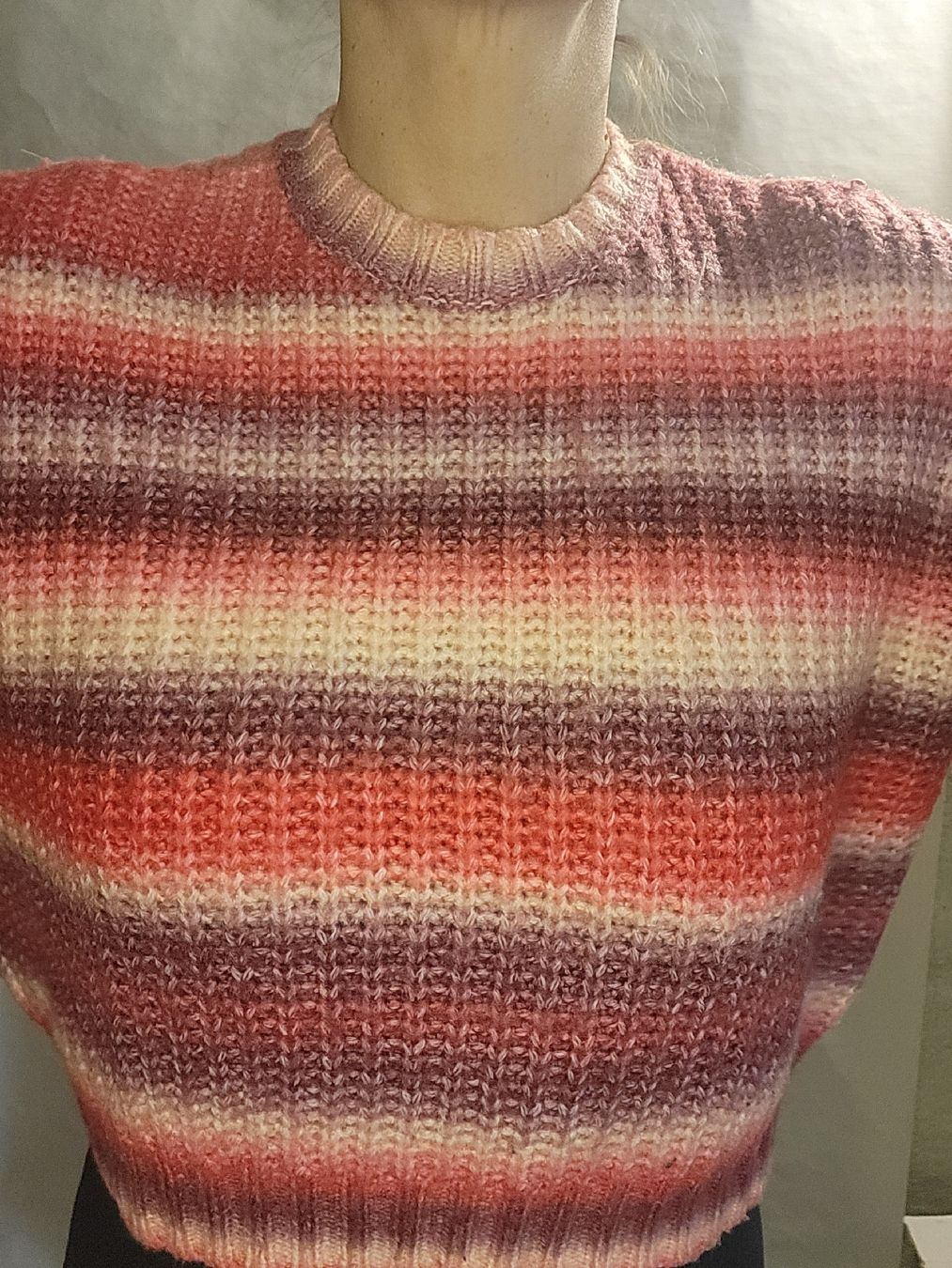 Maglioni & Felpe: Cropped Pull doux rayé rose/lilas - Confortable et tendance – Usato da Martigny-Croix venduto da barbamama1977 3
