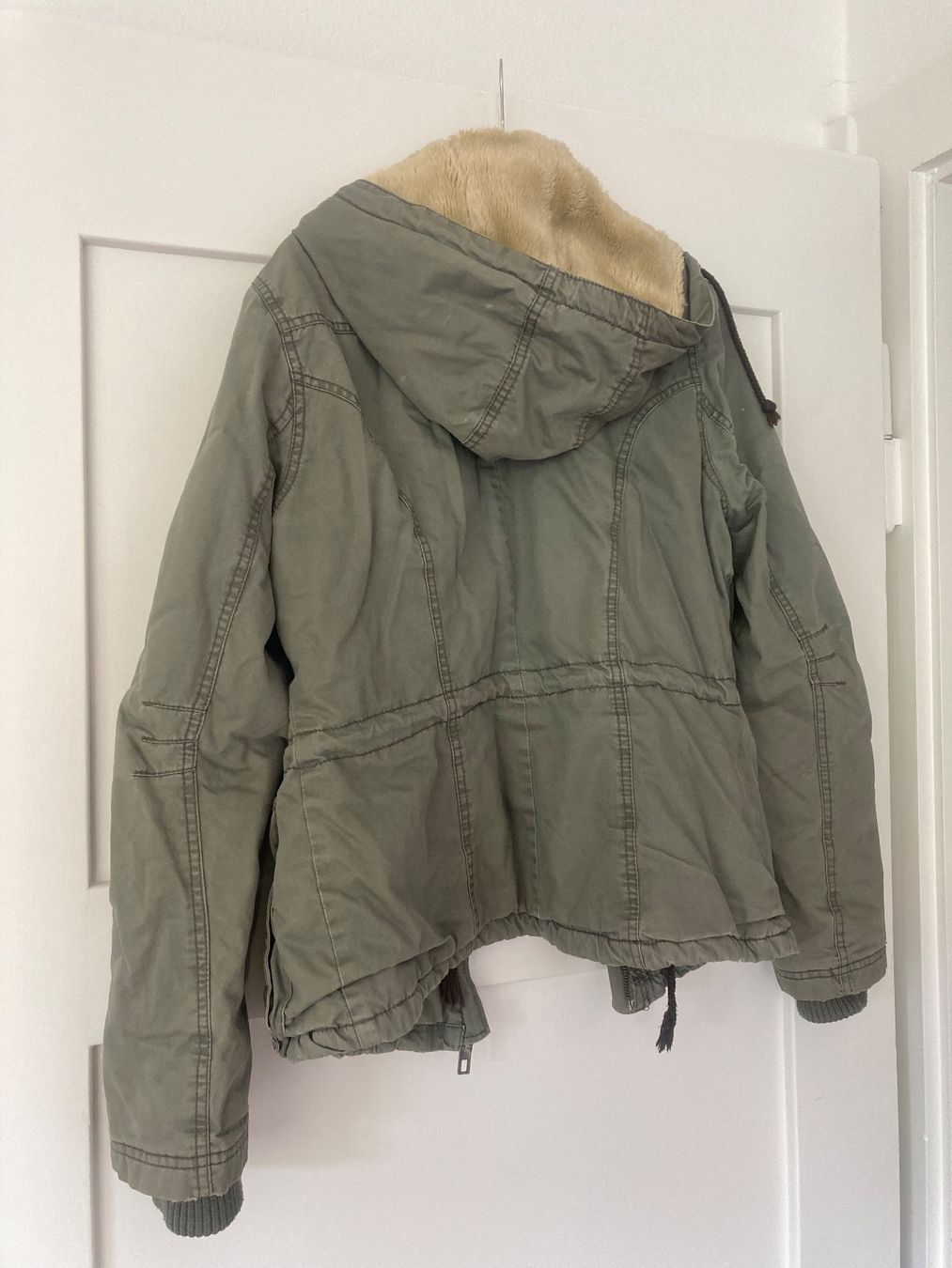 H&M Jacken: Warme Winterjacke – Gebraucht aus Zürich von beckybron 2