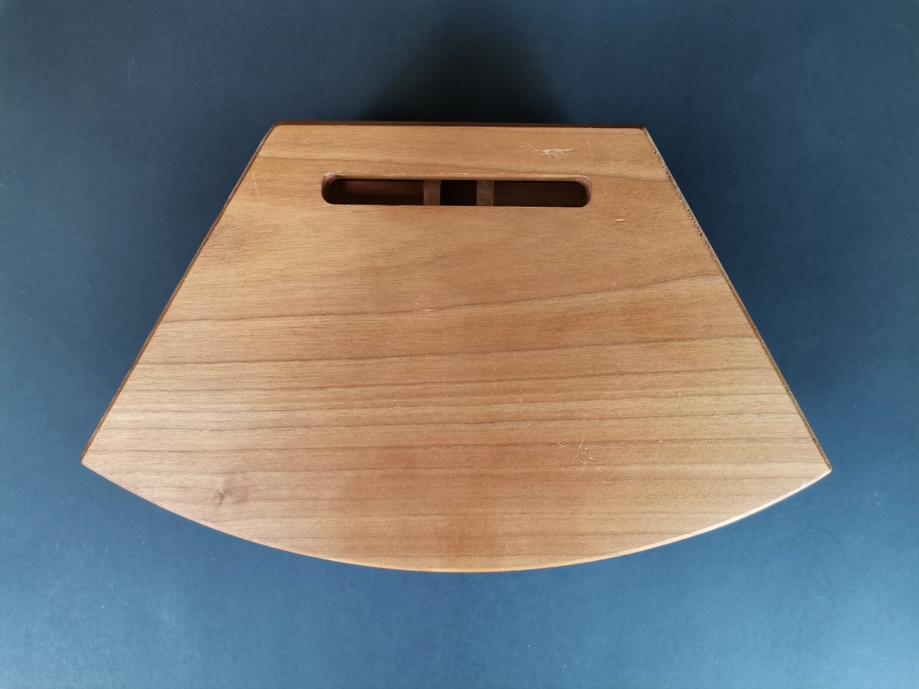 Casse acustiche: SMARTPHONE-LAUTSPRECHERHALTER aus Holz, Hand Made – Usato da Schaffhausen venduto da Restwert_SH 1