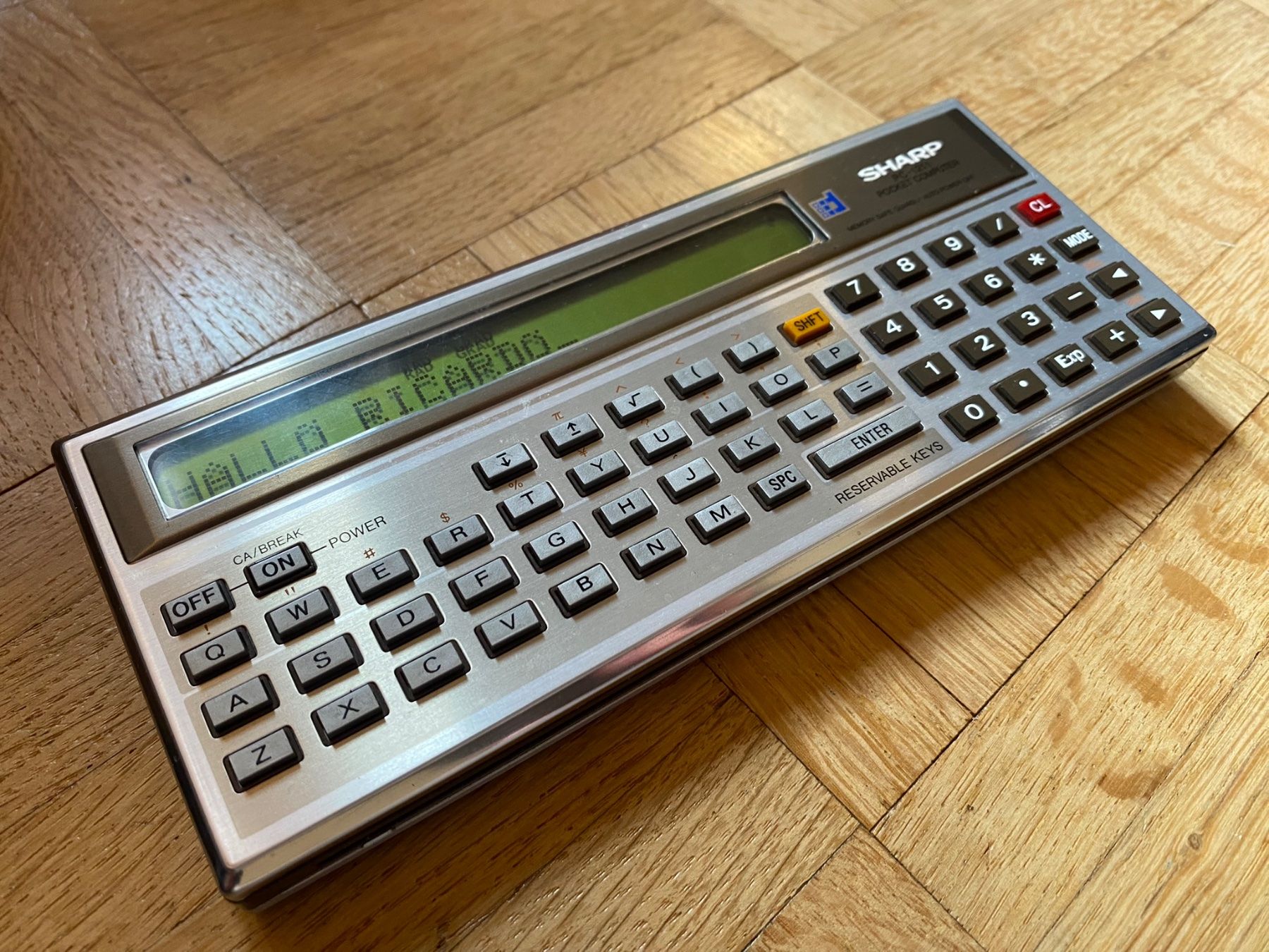 Sharp PDAs: Sharp PC-1210 Pocket Computer aus 1980 mit neuem LCD – Gebraucht aus Adliswil von  1