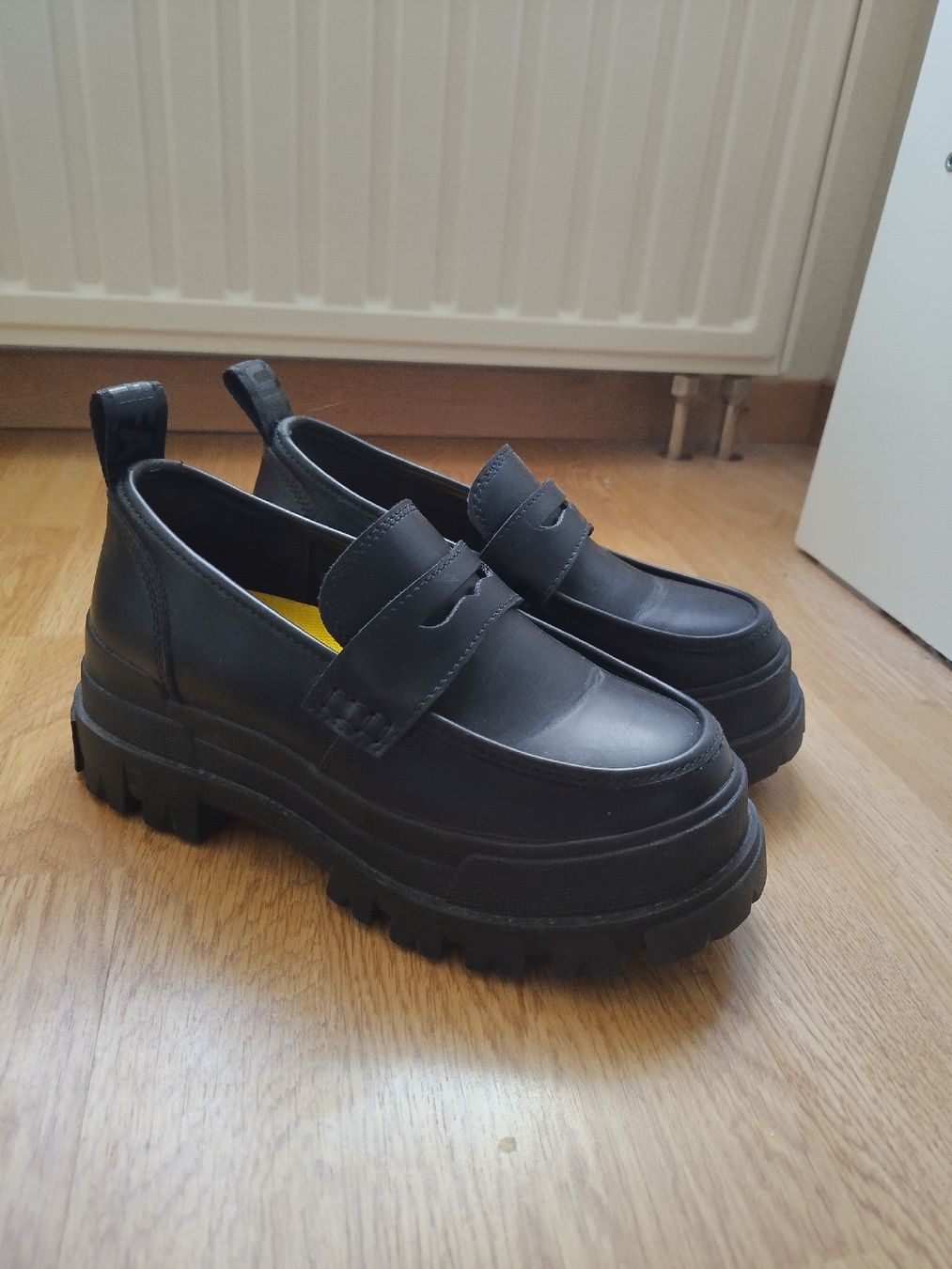 Buffalo Damenschuhe: Buffalo aspha loafer – Gebraucht aus Fleurier von Spoutnik47