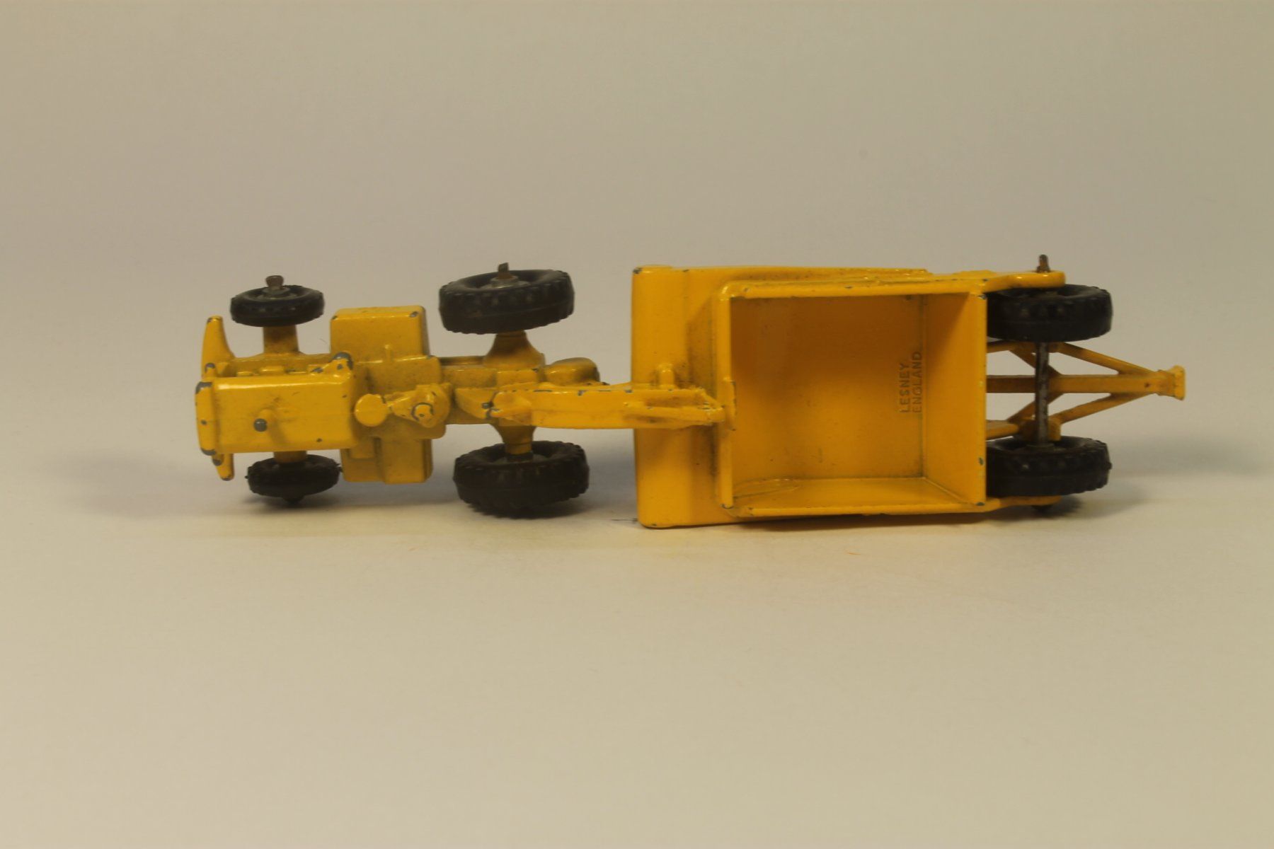 Matchbox Modellini d'auto: Matchbox Major Pack M1A Caterpillar Earth Mover – Usato da Zofingen venduto da Trukli58 4