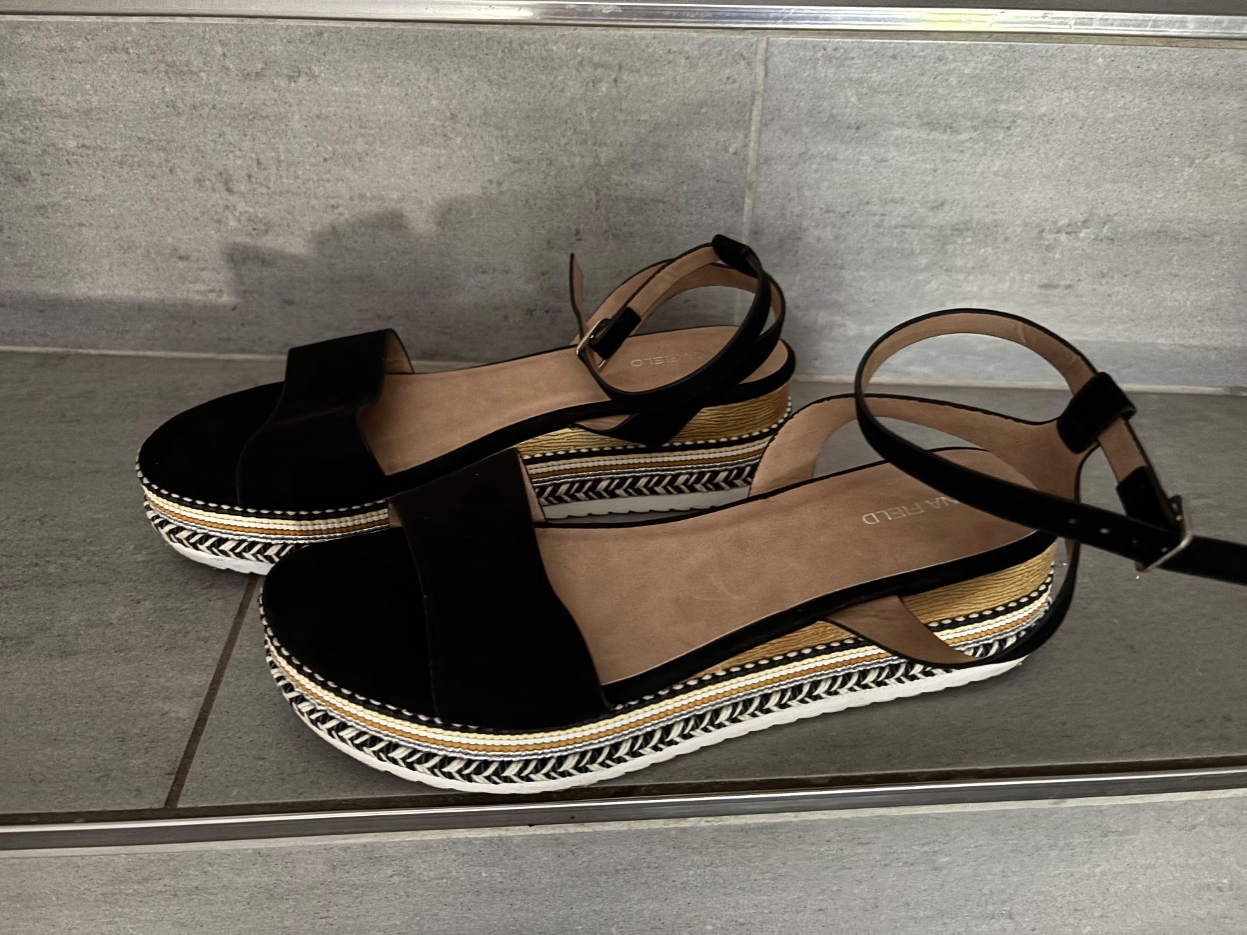 Anna Field Scarpe da donna: Anna Field Sommer Sandale schwarz - Grösse 40 – Usato da Kleinandelfingen venduto da Baba23