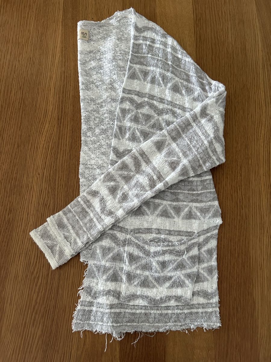 Hollister Giacche: Hollister Strickjacke XS/S mit Muster – Usato da Schwarzenbach SG venduto da bienchen22 2
