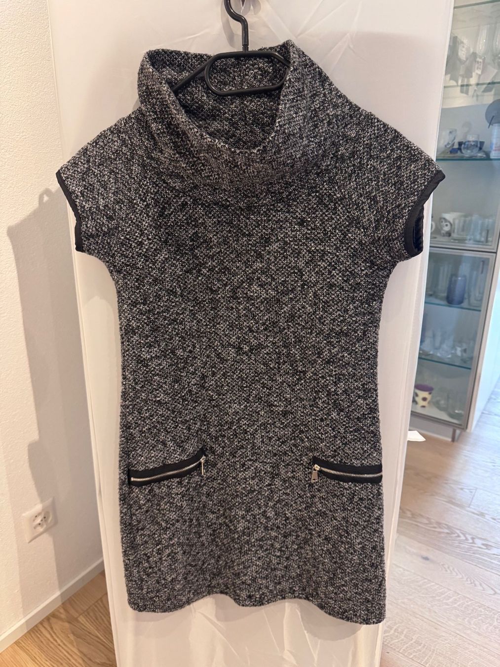 Vestiti: Strickkleid von APRICOT – Usato da Winterthur venduto da jen_w6kc