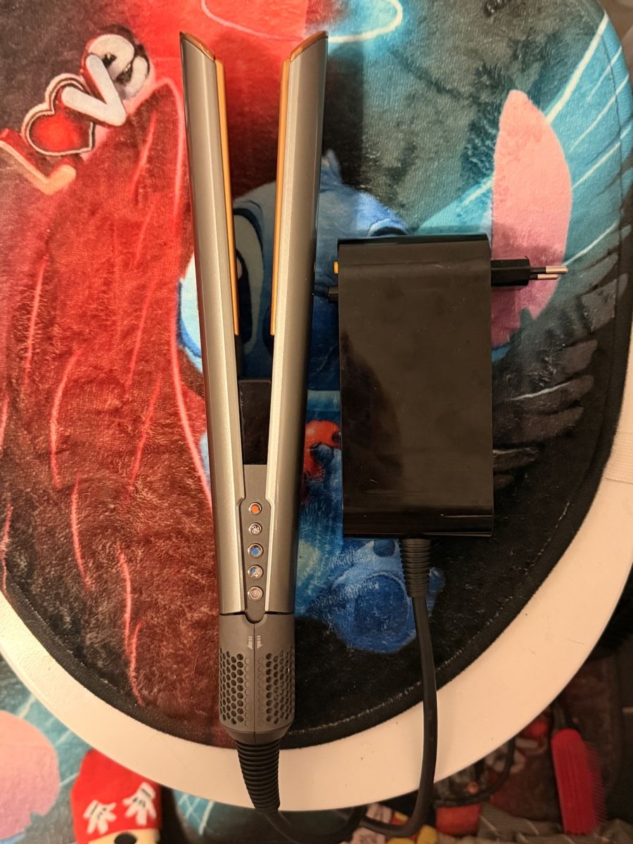 Dyson Sèche-cheveux: Dyson airstrait – Neuf (Voir description) à Rottenschwil par lea_l8pn