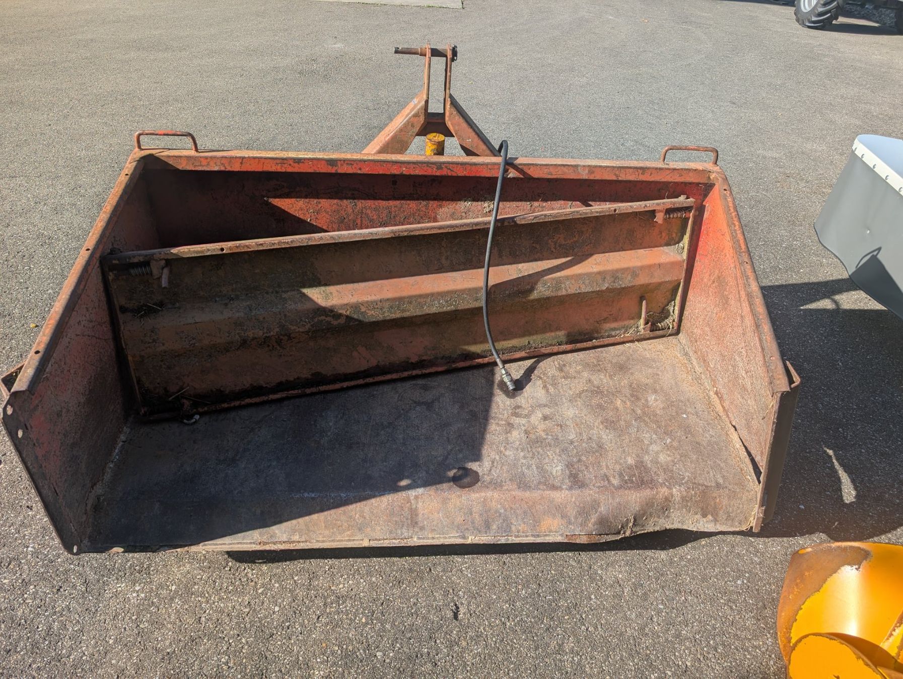 Tutte le macchine: Kippschaufel hydraulisch 180x100 – Usato da Dietschwil venduto da Luchs015 3