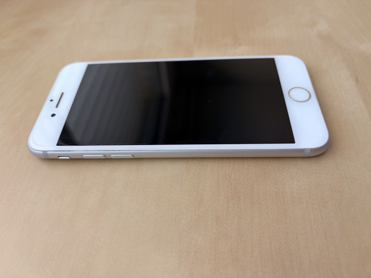 Apple Telefoni cellulari / Smartphones: Apple iPhone 7 128 GB Weiss/Silber – Usato da Boniswil venduto da medixy 3