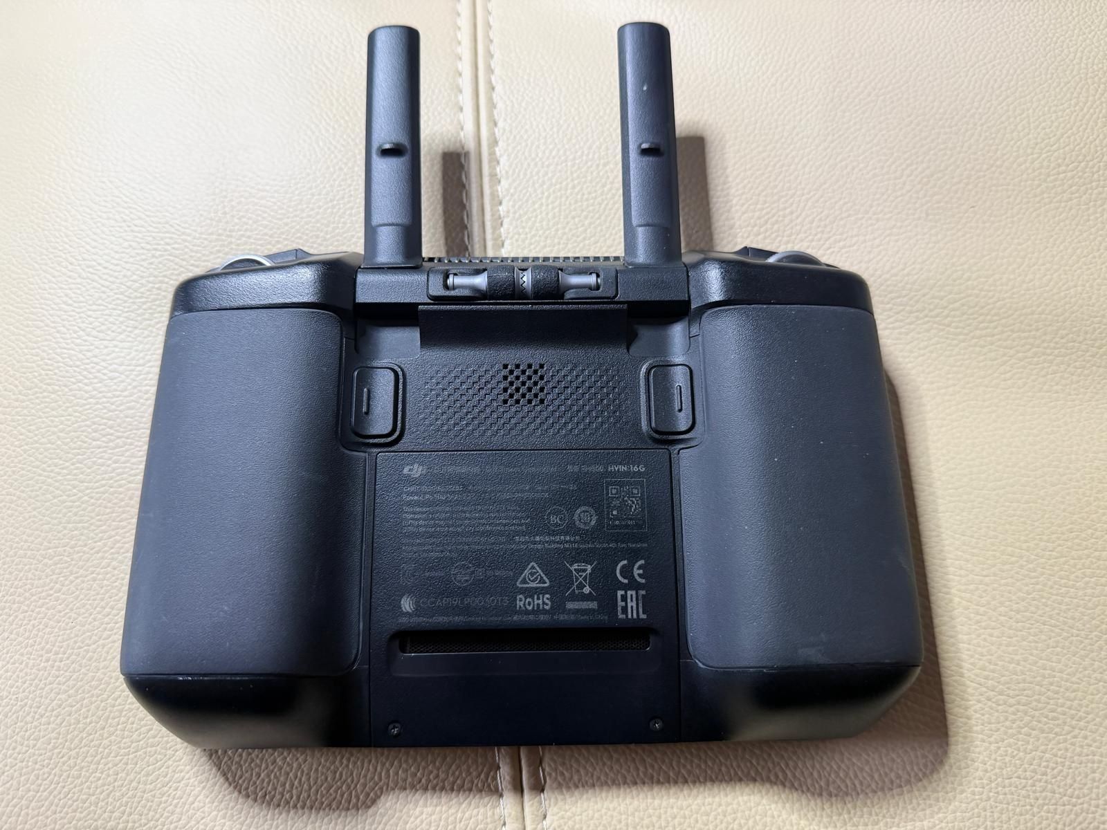 DJI Telecomando: DJI Smart Controller Kompatibel mit 9 DJI Drohnen – Nuovo (secondo la descrizione) da Muttenz venduto da PR57 2
