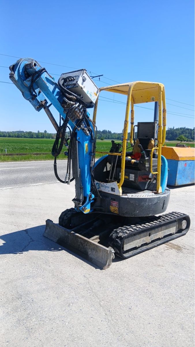 Escavatori: Bagger Messersi 2,7 Tonnen . – Usato da Niederbipp venduto da baggerch 5