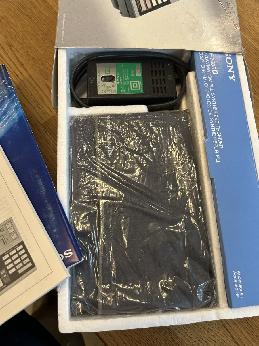 Sony Radio: Weltempfänger Sony ICF-7600D mit Originalverpackung – Usato da Zürich venduto da BashasBrockenhaus 1