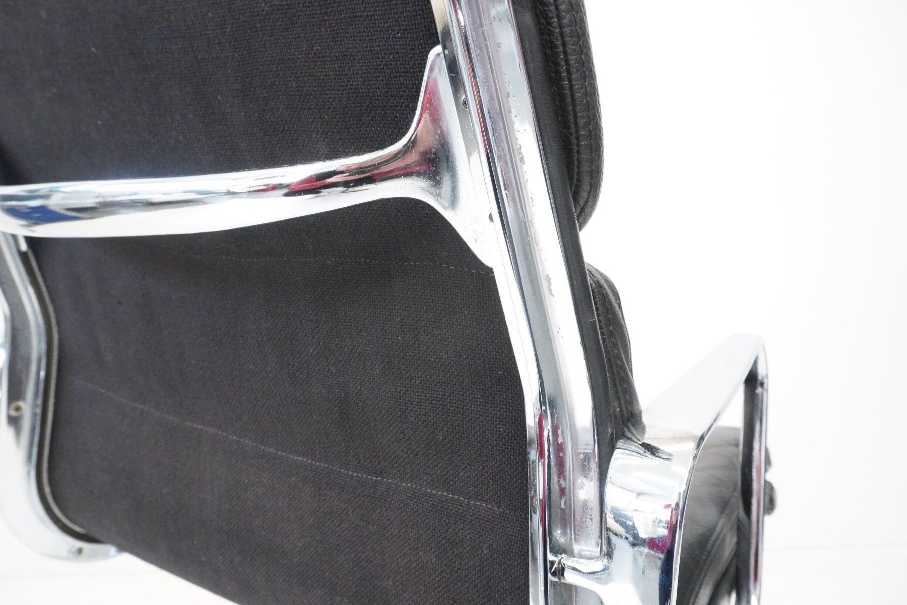 Herman Miller Sedie: Herman Miller Eames Soft Pad EA219 Leder Designklassiker – Usato da Bad Zurzach venduto da QLASSIQ 8