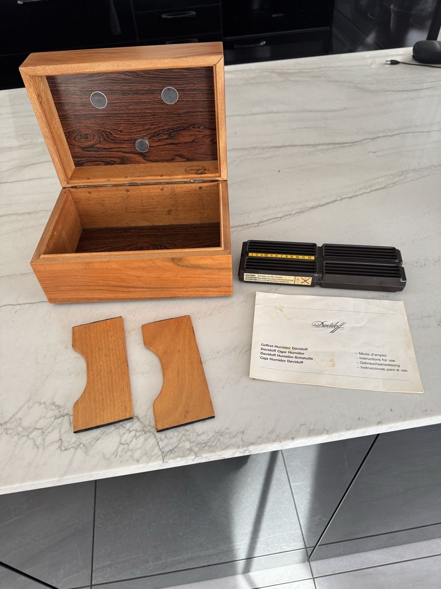 Davidoff Humidore: Humidor original Davidoff – Gebraucht aus Safenwil von Corahund 3