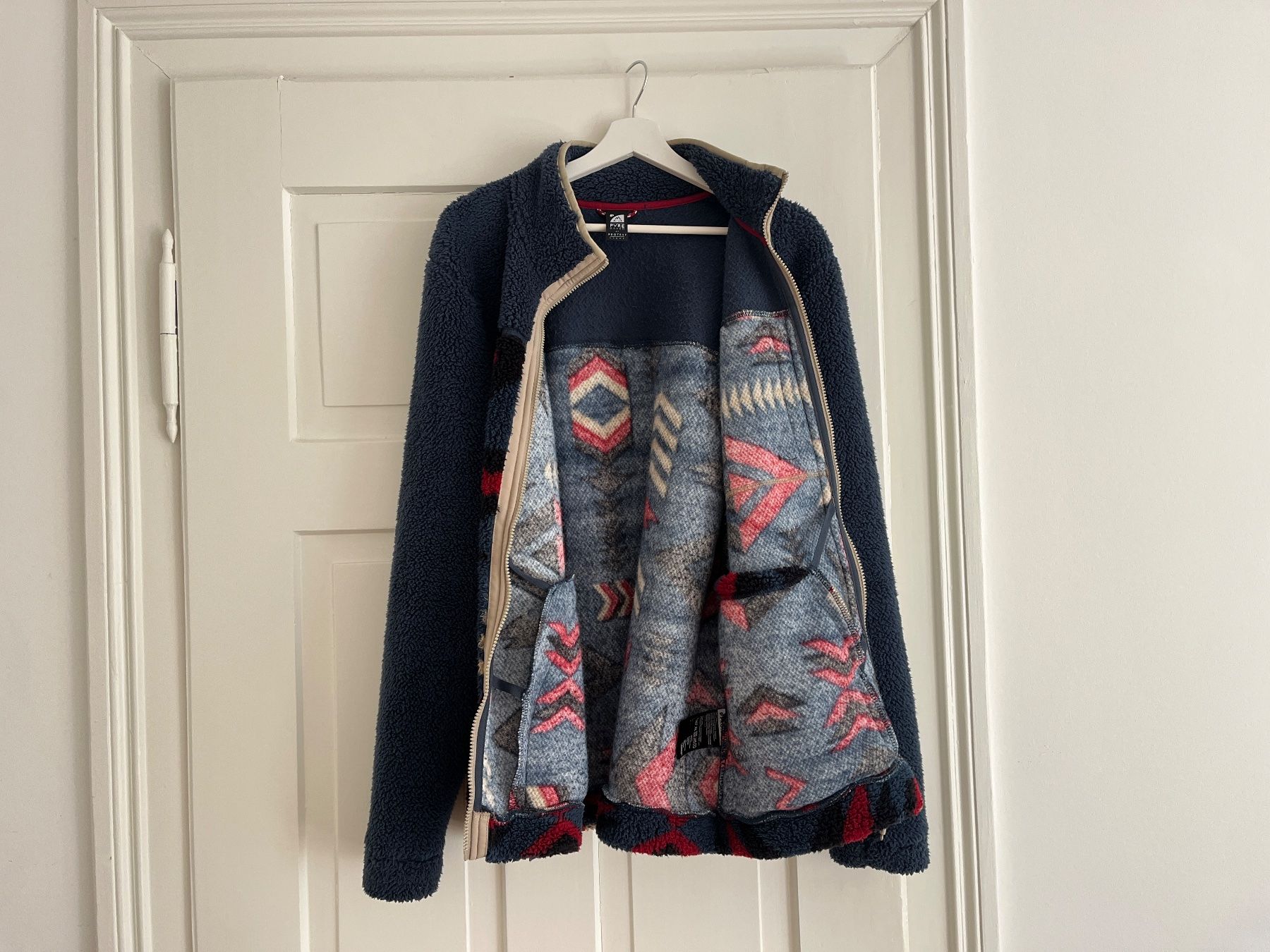 Protest Pullover & Sweatshirts: Protest Fleece Jacke L - Top Zustand – Gebraucht aus Zürich von bretxo 4