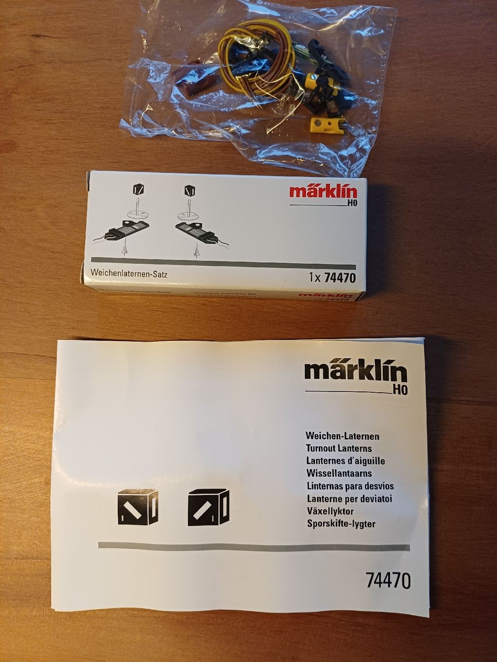 Märklin Modellini di ferrovie: 3x Märklin H0 Weichenlaternen-Satz 74470 – Nuovo (secondo la descrizione) da Häggenschwil venduto da LeSaH1