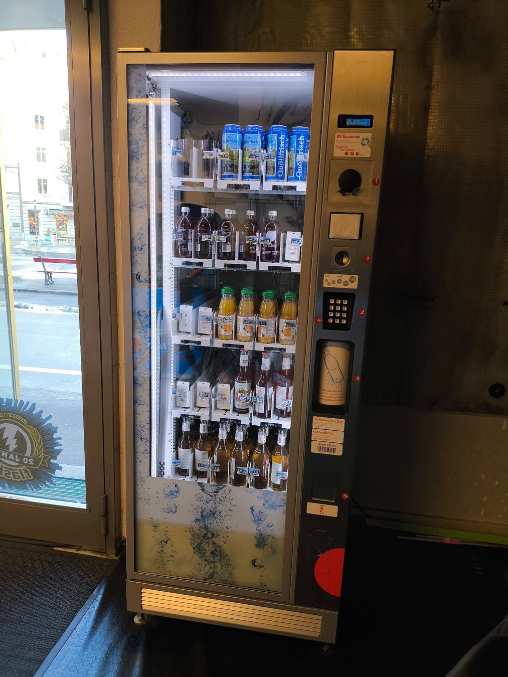 Selecta Sonstiges für die Gastronomie & Hotel: Selecta Getränkeautomat Robimat 75 – Gebraucht aus Zürich von flashkurier 1