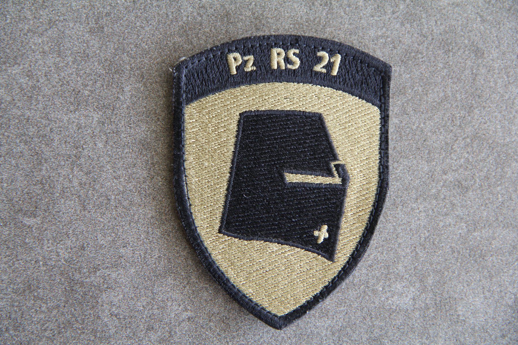 Schweizer Armee Placchette & Badge: Pz RS 21, Panzerschule Thun, Badge mit Klett – Usato da Belp venduto da Tomsek