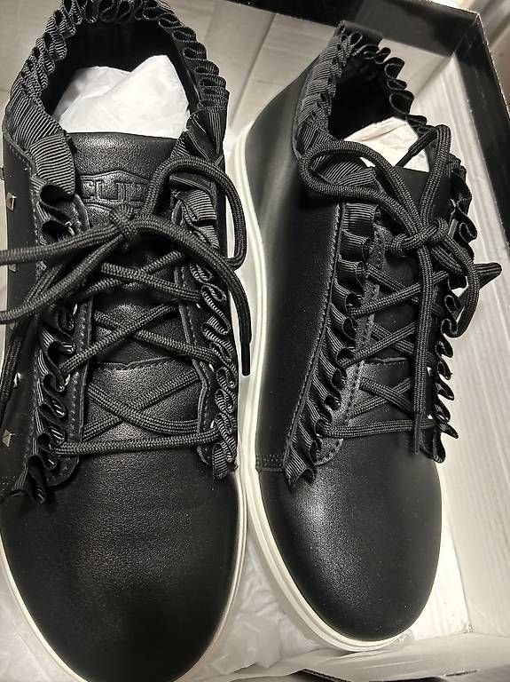 Scarpe da donna: Scarpe da donna – Usato da Bellinzona venduto da SammlerTI 1