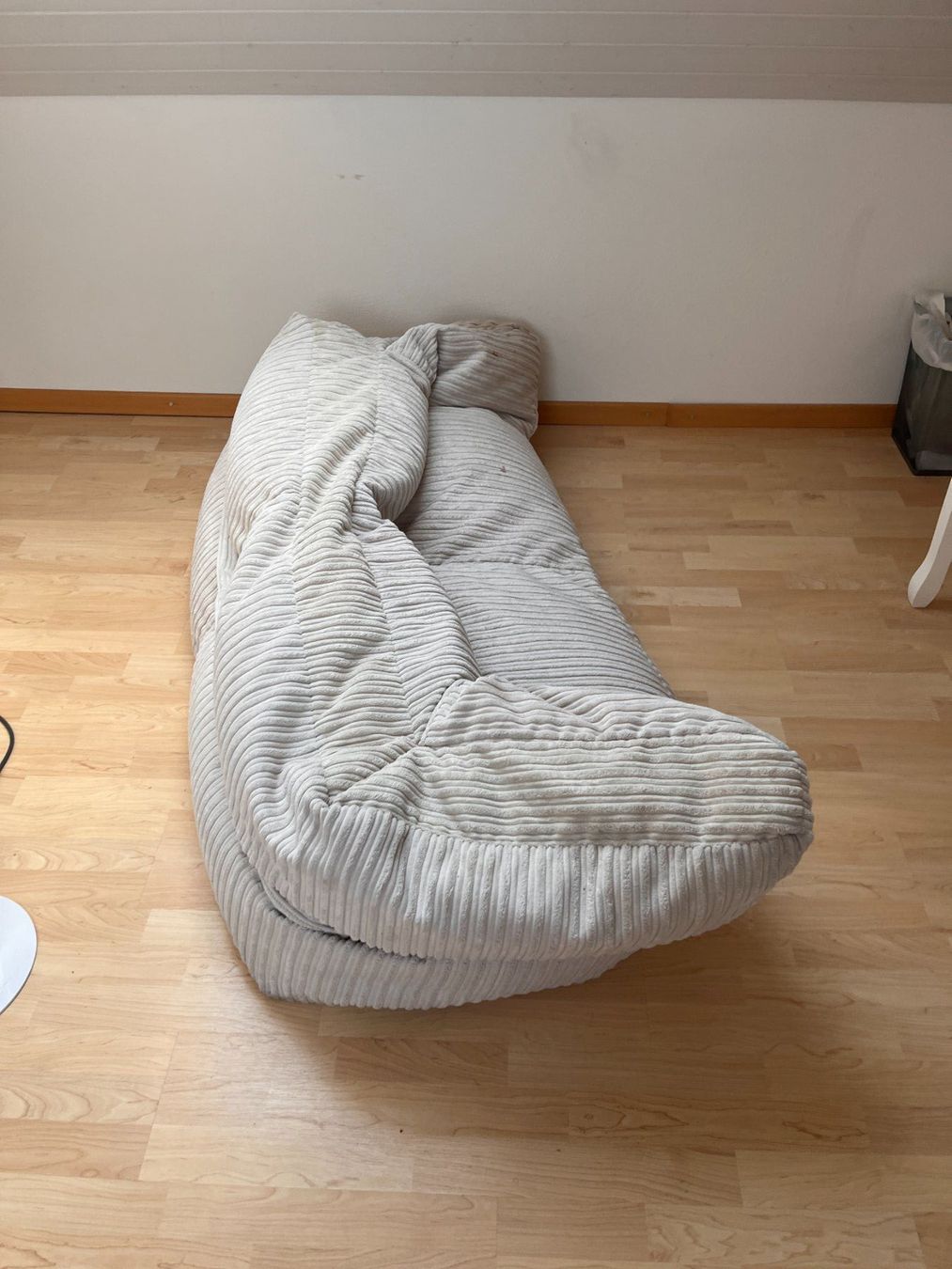 Lounge Pug Fauteuils: Lounge Pug Sitzsack Cord beige, gebraucht – D'occasion à Jona par Humpimumpi 4
