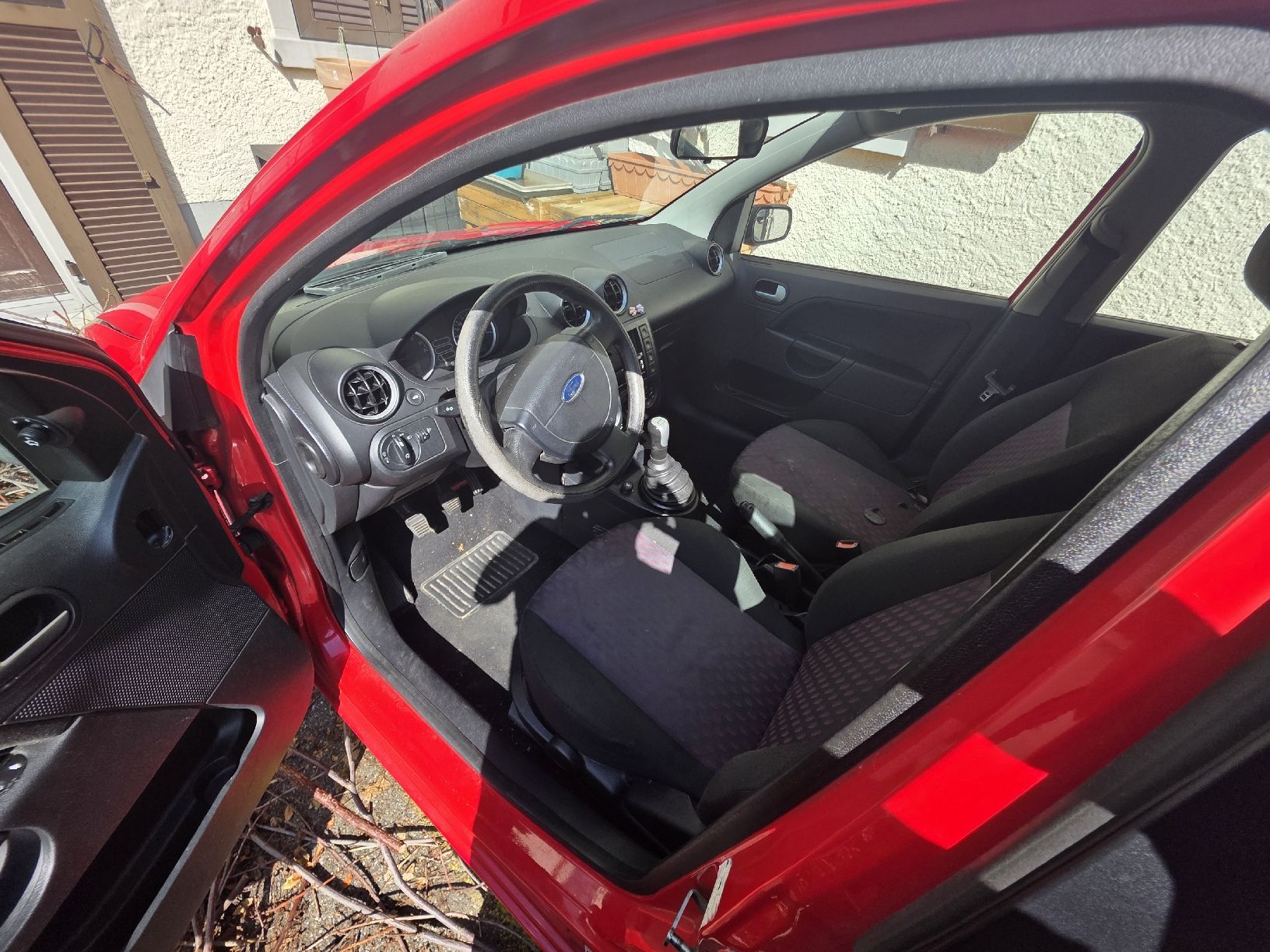 Ford Automobili: Ford Fiesta 1.4 – Difettoso da Rüti ZH venduto da Isa8630 3