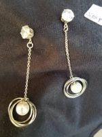 AISI, EDELSTAHL OHRRINGE MIT PERLEN. 7 cm lang