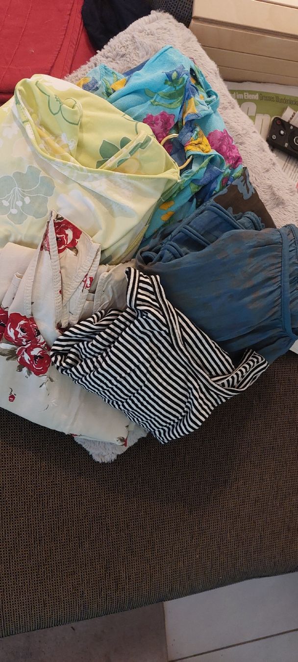 Lotti di vestiti: Sommerkleider, Damen, Gr. L, 5 Teile – Usato da Chur venduto da Angg1 5