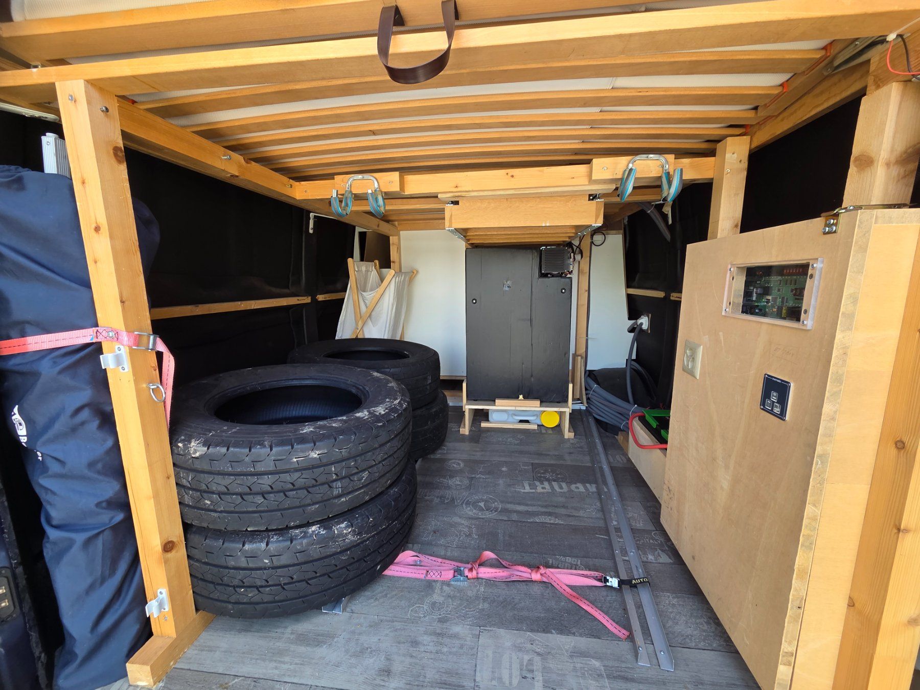 Iveco Veicoli da campeggio: Iveco Daily 35S14V Camper – Usato da Trimmis venduto da jenna01 3