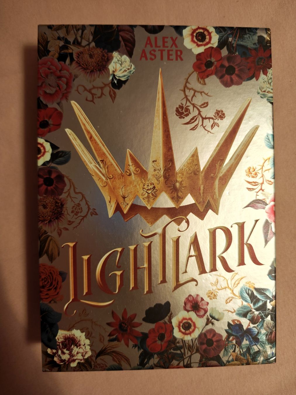 Libri: Lightlark Collector's Edition by Alex Aster – Nuovo (secondo la descrizione) da Grandvaux venduto da Freezemoon