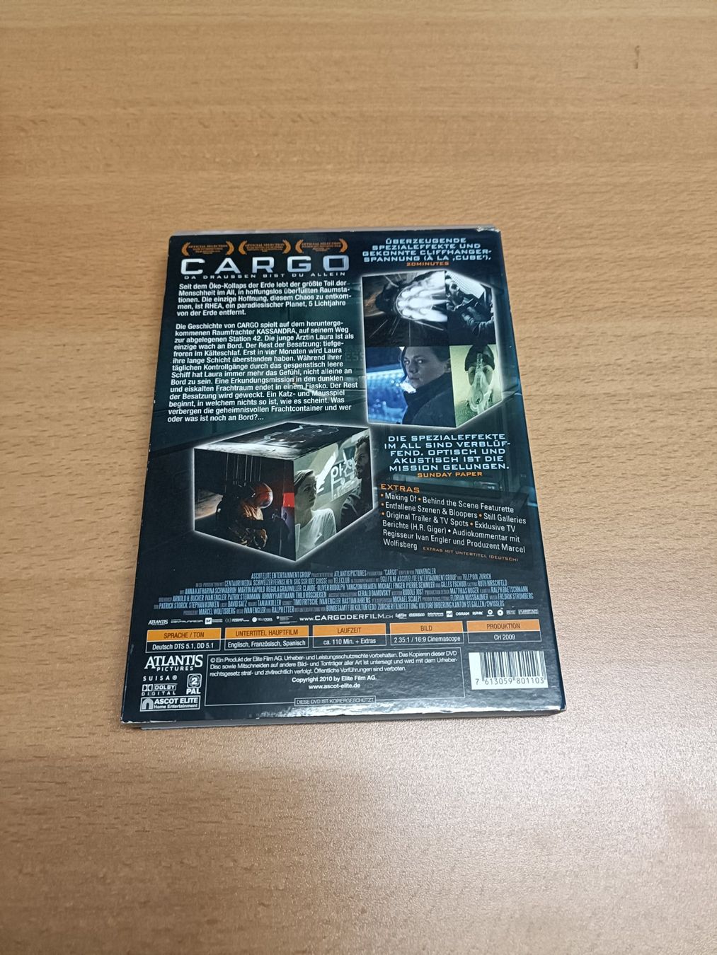 Tutti i DVDs: CARGO - Da draussen bist du allein mit 3D Cover – Usato da Köniz venduto da Movieportal007 3