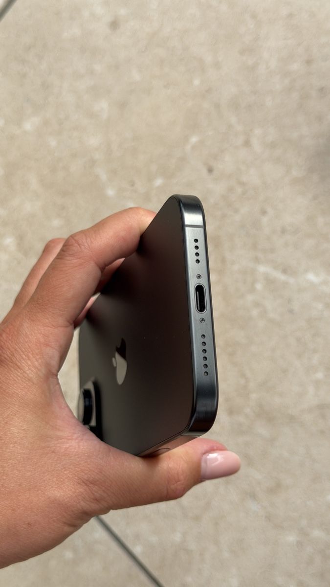 Apple Telefoni cellulari / Smartphones: Iphone 16 Pro Max 512 GB Anthrazit – Usato da Hilfikon venduto da cmxfr 3