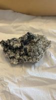 Eisenrose vom Gotthard auf Matrix – Schweizer Mineralienstuf