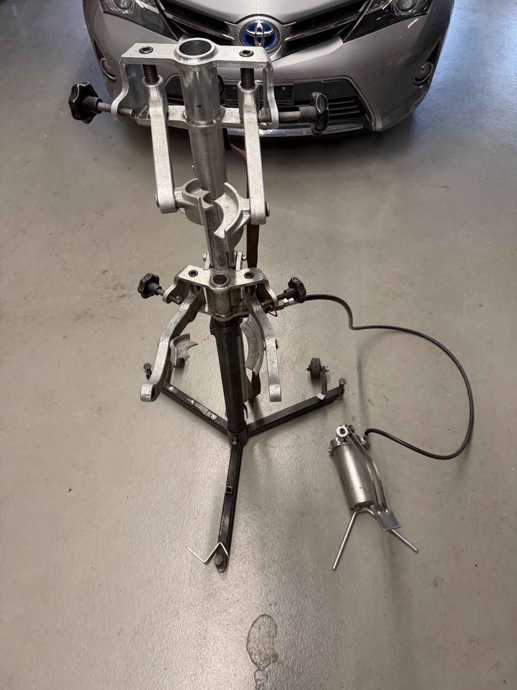 Tous les outils: Federspanner für Auto – Défectueux à Hunzenschwil par Hussein_K 1