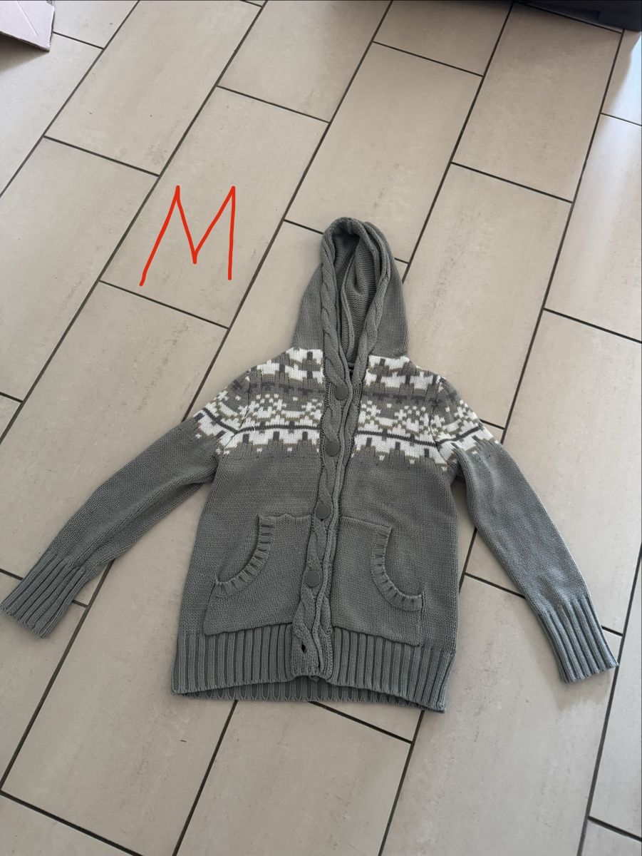 Jacken: Harry Potter Merchandise Strickjacke – Gebraucht aus Bottenwil von NadjaP.