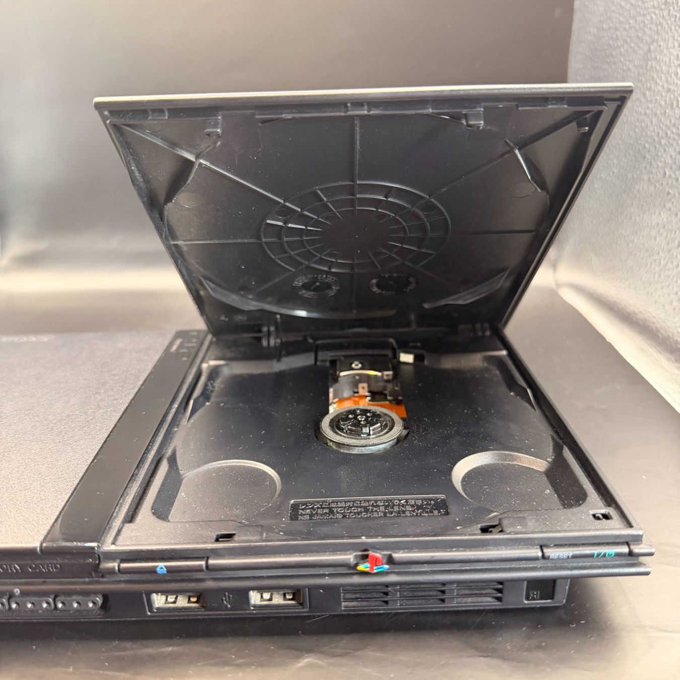 Sony Konsolen: Sony PlayStation 2 Slim Konsole Schwarz mit Controller – Gebraucht aus Düdingen von Nerdworld 7