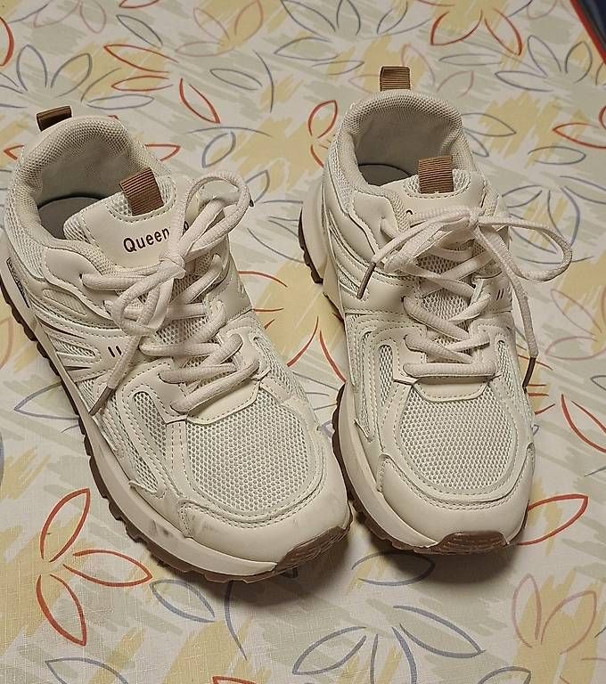Damenschuhe: Chaussures très bon état  – Neu und originalverpackt aus Martigny von Pict6 3