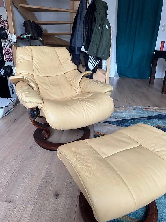 Stressless Poltrone: Fauteuil Stressless beige avec repose-pieds – Usato da Porrentruy venduto da mathis.broquet 1