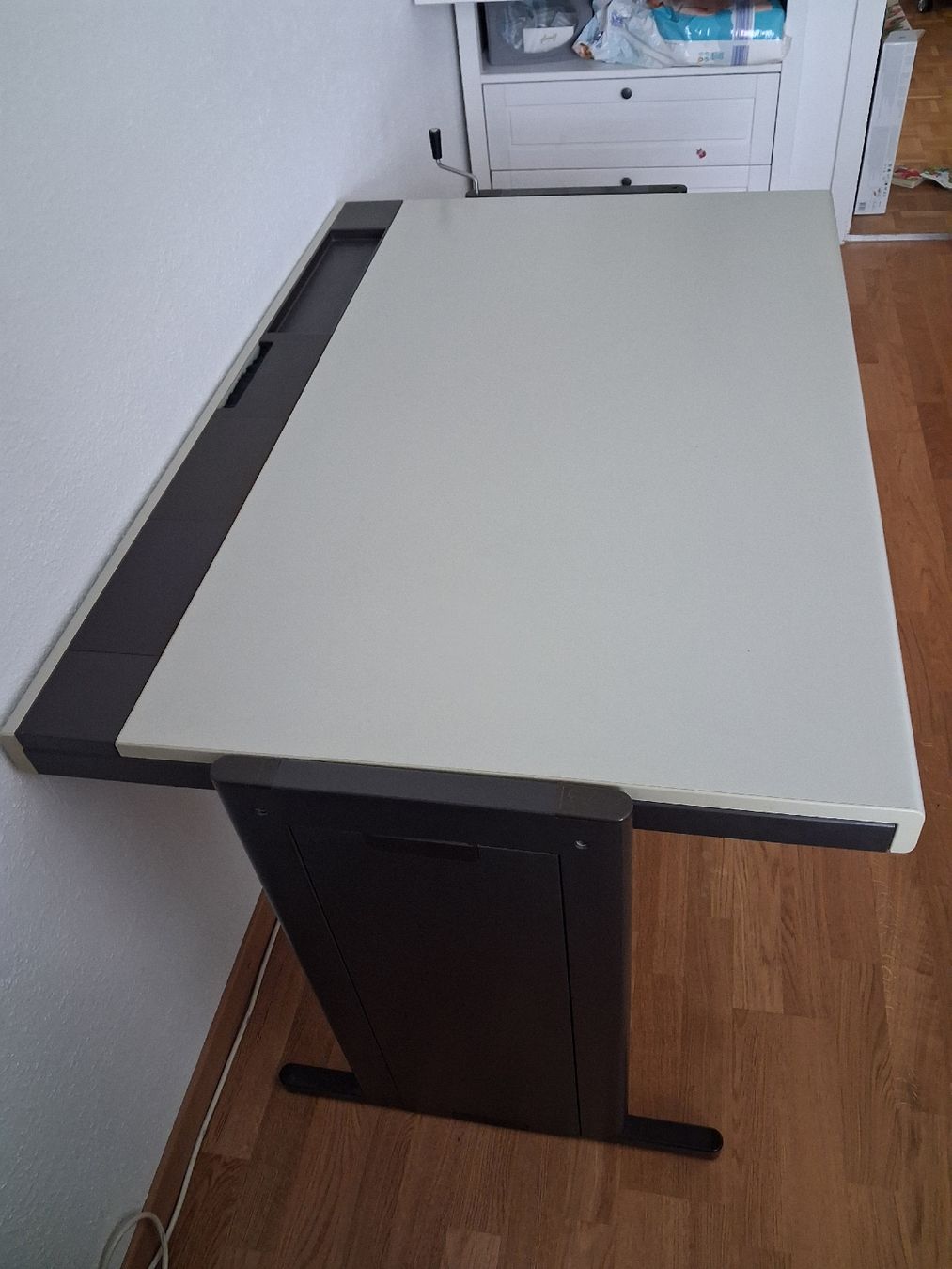 Lista Schreibtische: Lista Pult mit Kabelkanal – Gebraucht aus Olten von SandroDo82 3