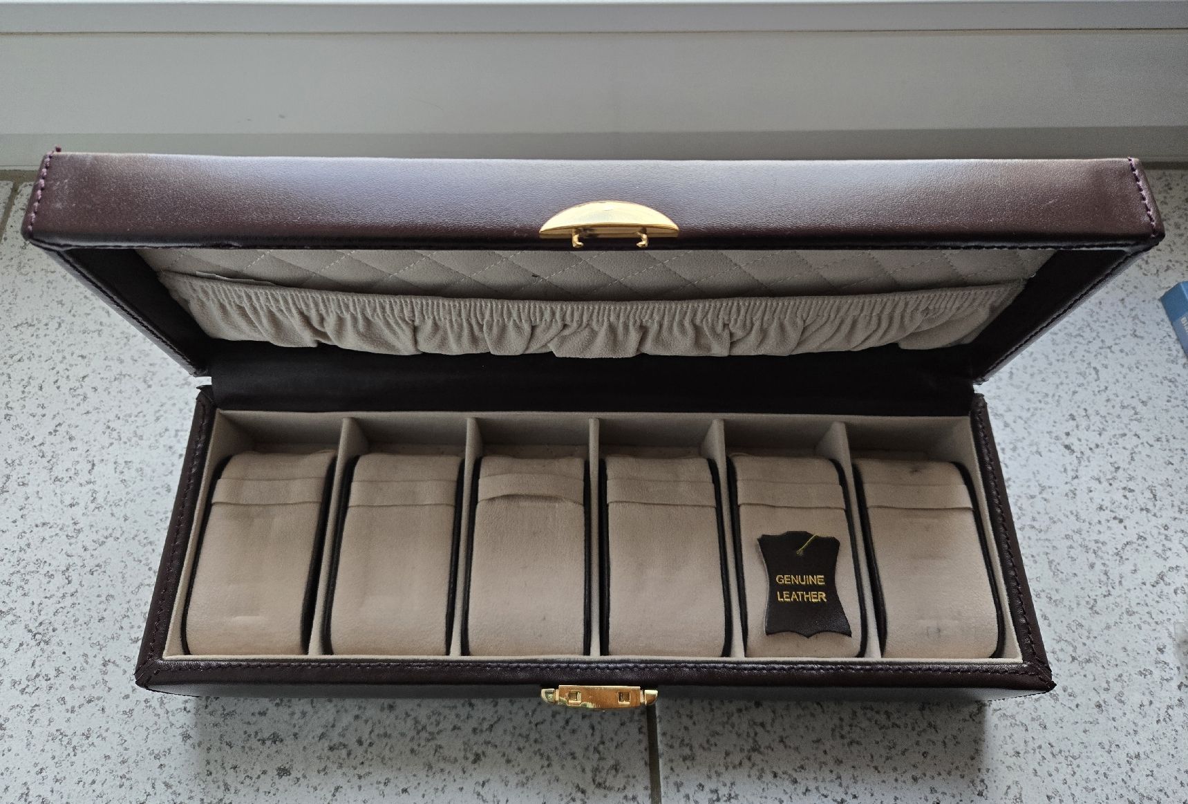 Truhen: coffre pour montres – Gebraucht aus Montet (Broye) von CandiceD