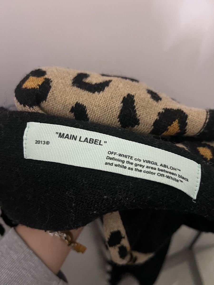 Off-White Foulard & Sciarpe: Off-White Schal – Usato da Langnau am Albis venduto da lop_q92b 3