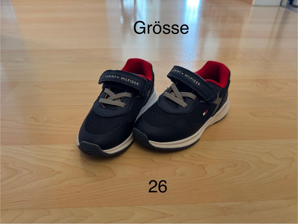 Tommy Hilfiger Scarpe per ragazzi: Tommy Hilfiger Sneaker Grösse 26 – Nuovo (secondo la descrizione) da Rotkreuz venduto da luxurybe