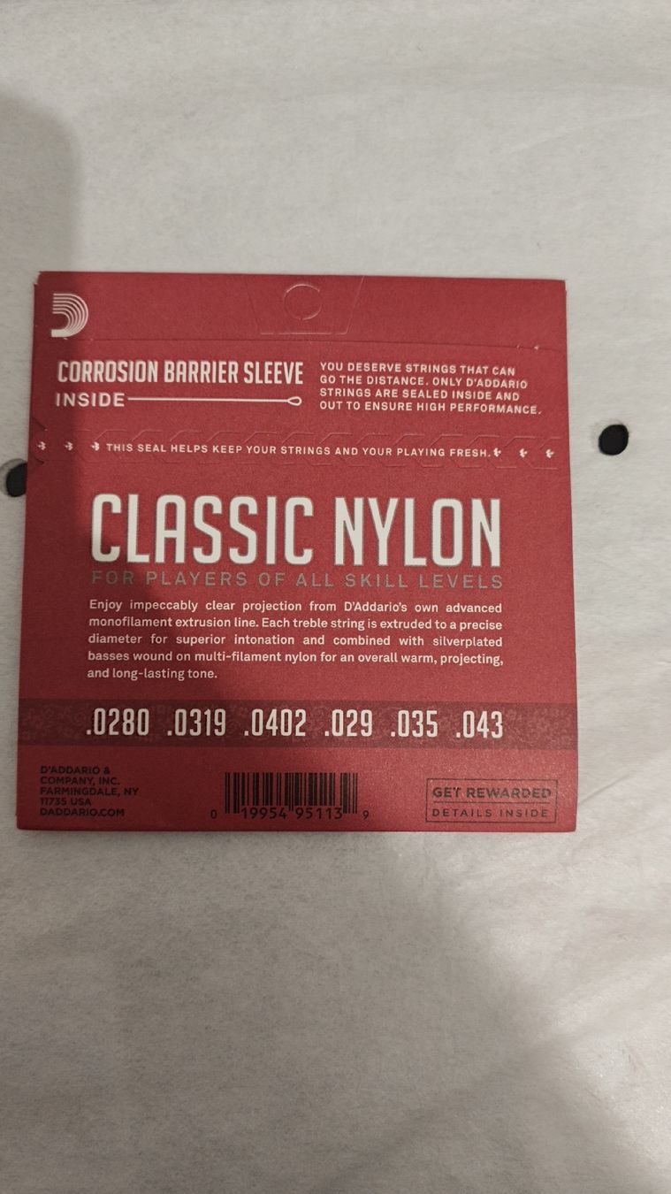 D'Addario Instruments de musique: cordes de guitare classique neuves – Neuf avec emballage d'origine à Leytron par SoniaGreen 1
