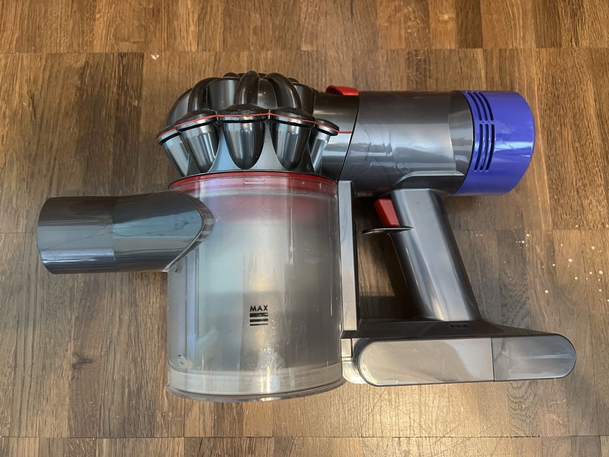 Dyson Aspirapolveri & Accessori: Dyson V8 Absolute Akkusauger mit Zubehör!! – Usato da Heerbrugg venduto da fdi_7ngx 2
