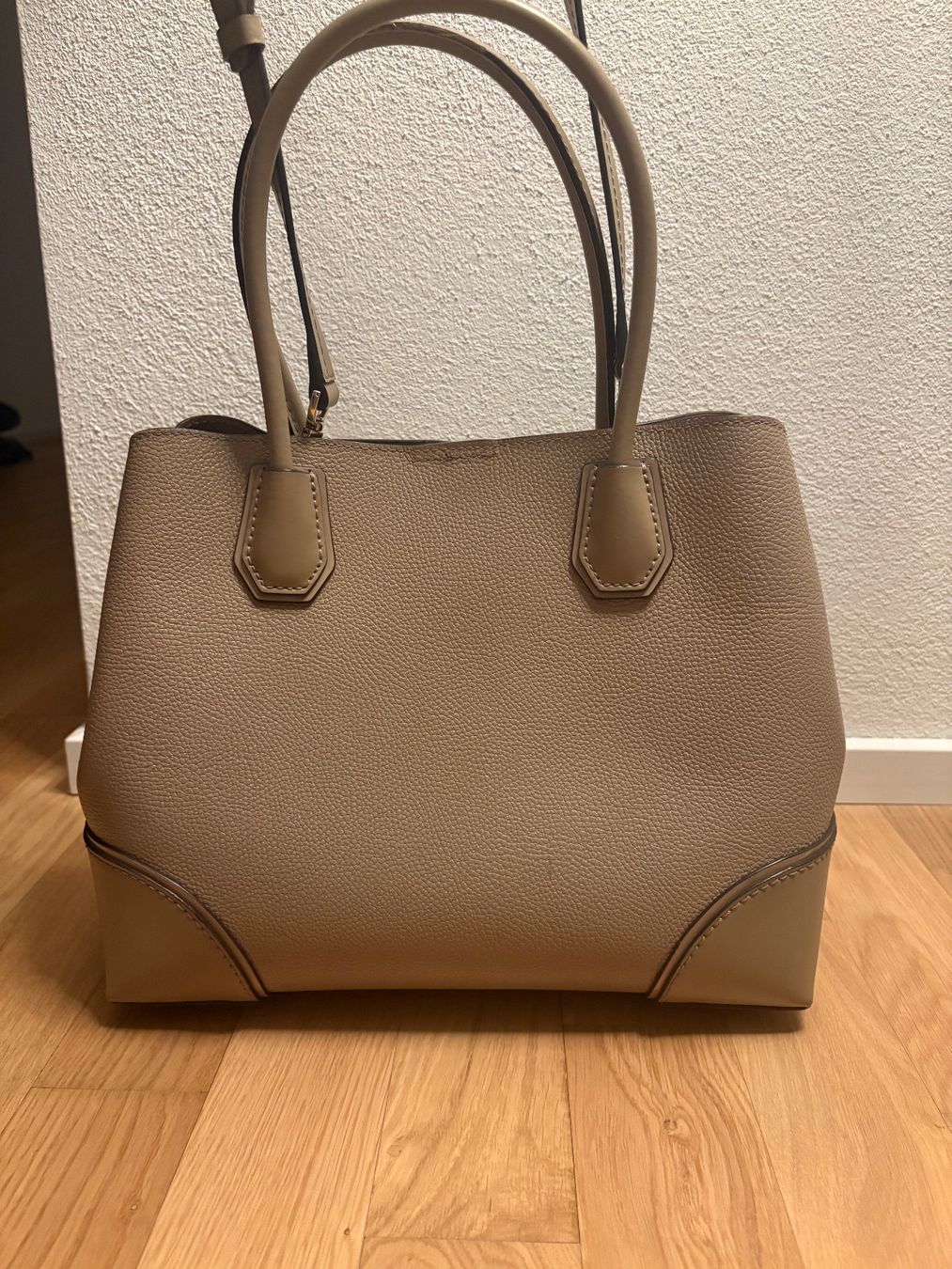 Michael Kors Borse da donna: Michael Kors Tasche in Beige – Usato da Dübendorf venduto da SophieNadine1 1