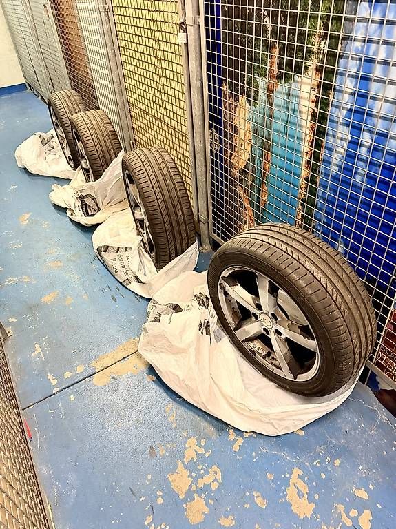 Sonstiges Schreiben & Zeichnen: 4 gomme estive con cerchi  225/45 R17 Y – Gebraucht aus Lugano von vla_9qrt 1