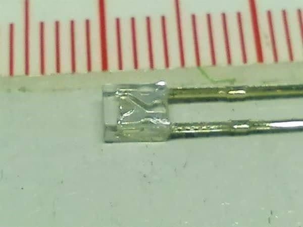 Componenti elettronici: Quader-LED 10 Stk 2x3x4mm klar/gelb – Nuovo (secondo la descrizione) da Luzern venduto da Salefactory 2