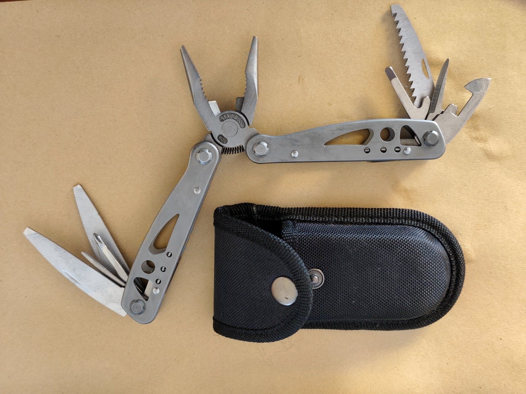 Tutti gli attrezzi: Diverse Artikel Büro / Haushalt / Tools – Usato da Dielsdorf venduto da Dadedadedada 4