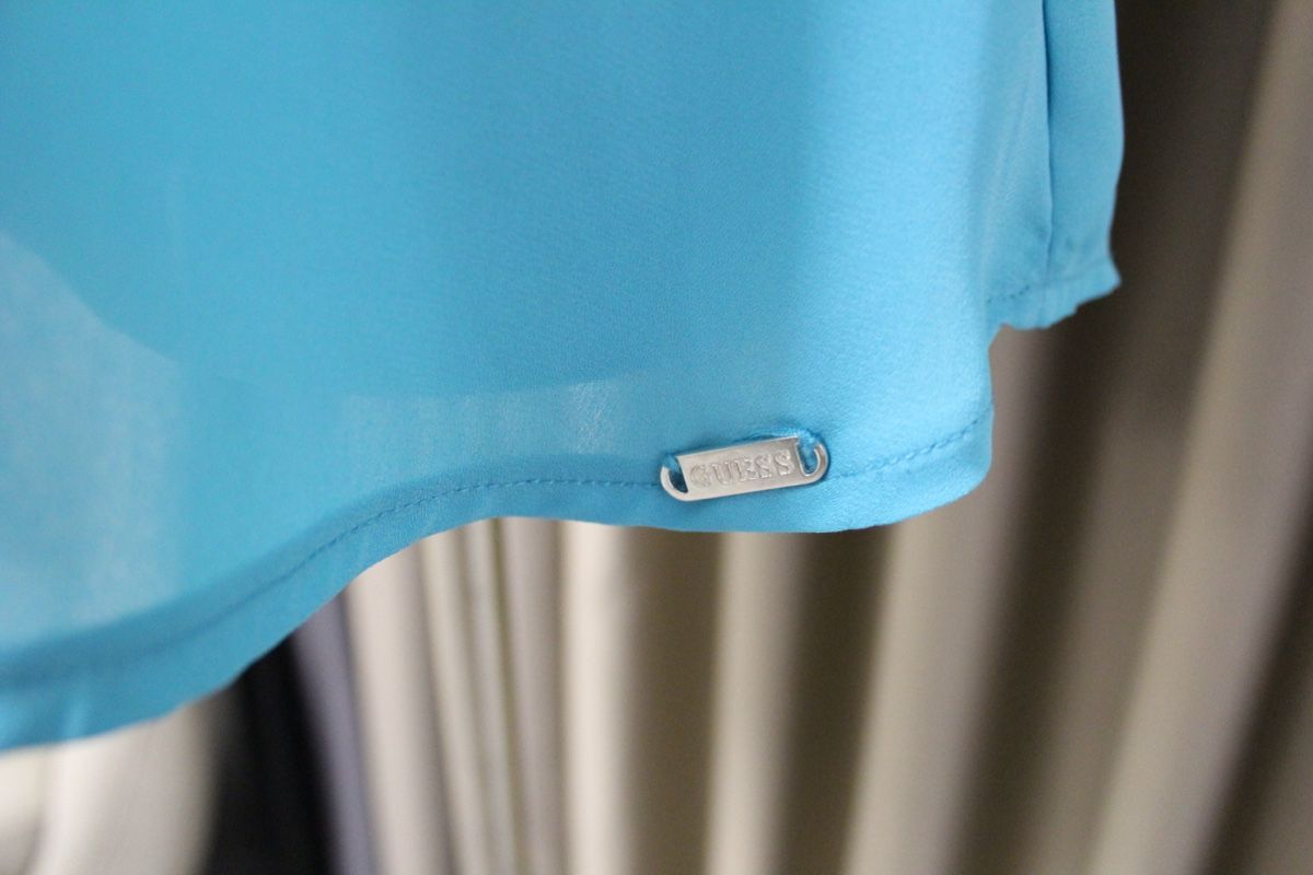 Guess Blusen: türkise Damen Guess Bluse – Gebraucht aus Kaltbrunn von val_zj7t 2