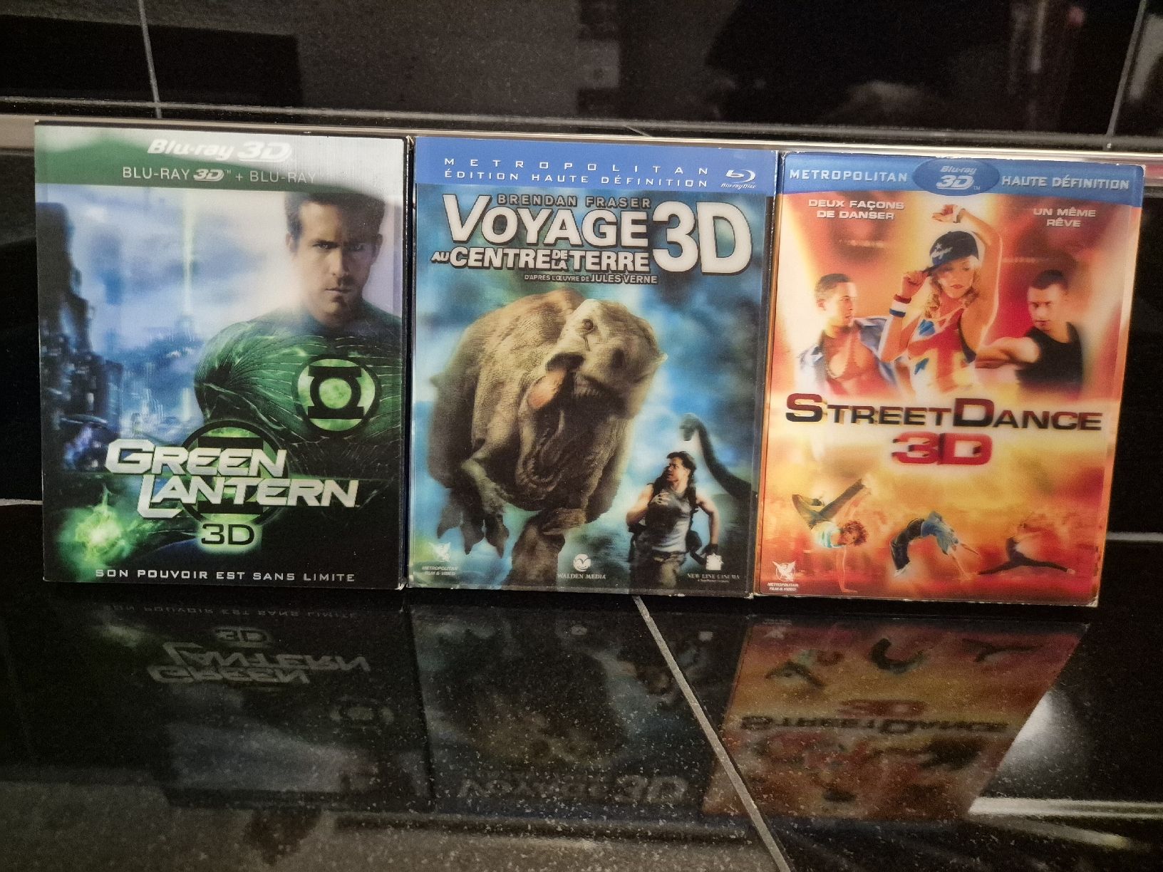Tutti i DVDs: Lot de 3 films Blu-ray 3D  – Nuovo (secondo la descrizione) da Mannens venduto da BargainLiquidation