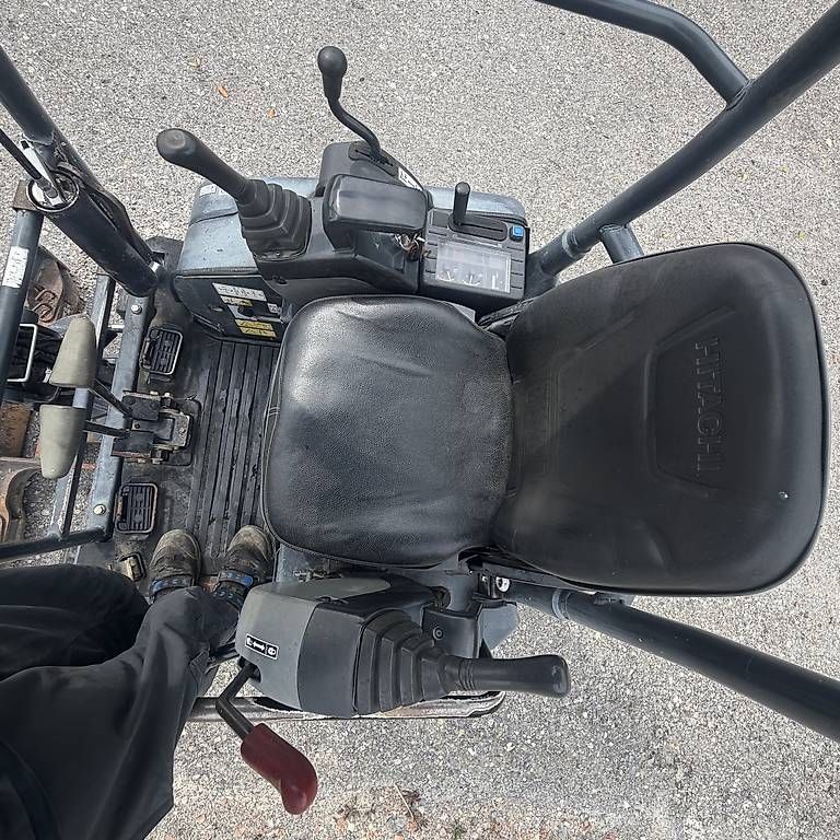 Hitachi Escavatori: Hitachi Bagger 1.7T – Usato da Menziken venduto da Tairi10 6